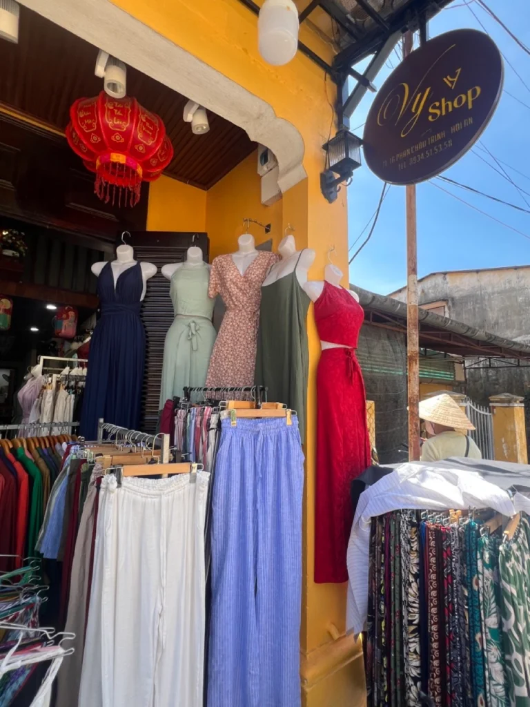 會安古鎮衣服店