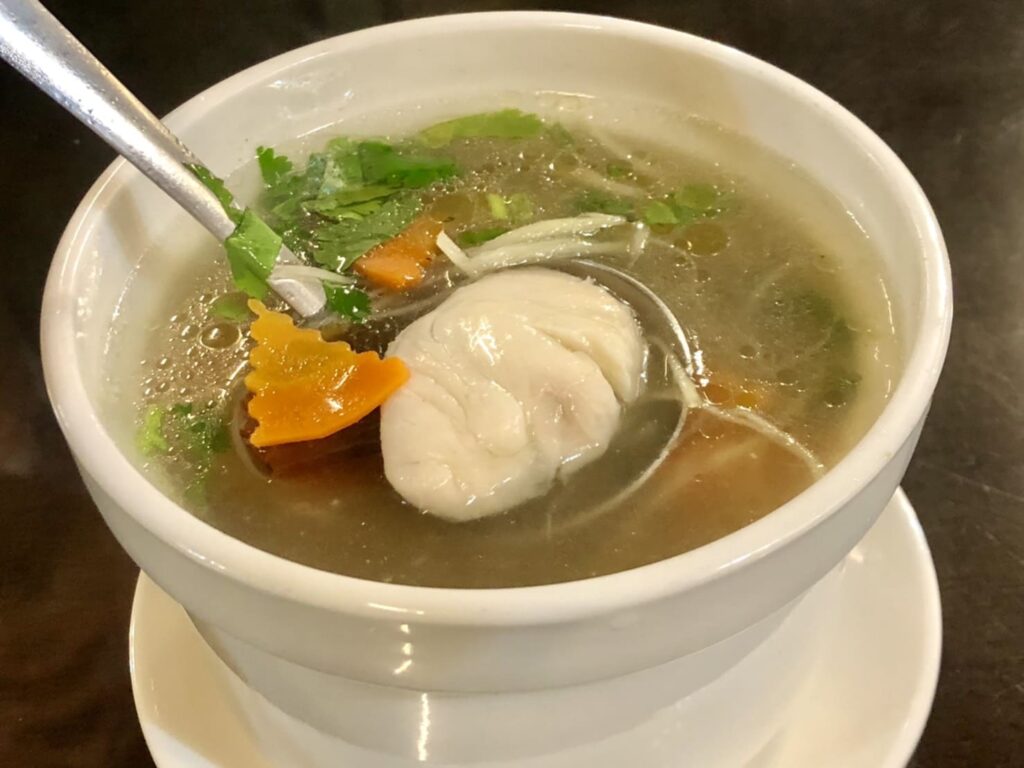 永哥港式香菜皮蛋魚片湯