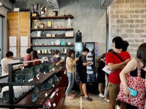 【曼谷美食】Factory Coffee 咖啡廳｜泰國咖啡冠軍，必吃泰奶和鹹蛋可頌