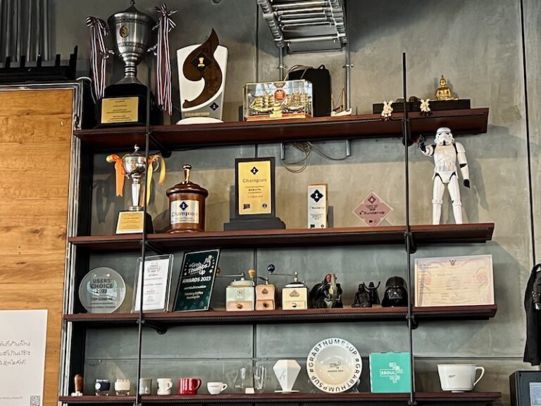 【曼谷美食】Factory Coffee 咖啡廳｜泰國咖啡冠軍，必吃泰奶和鹹蛋可頌