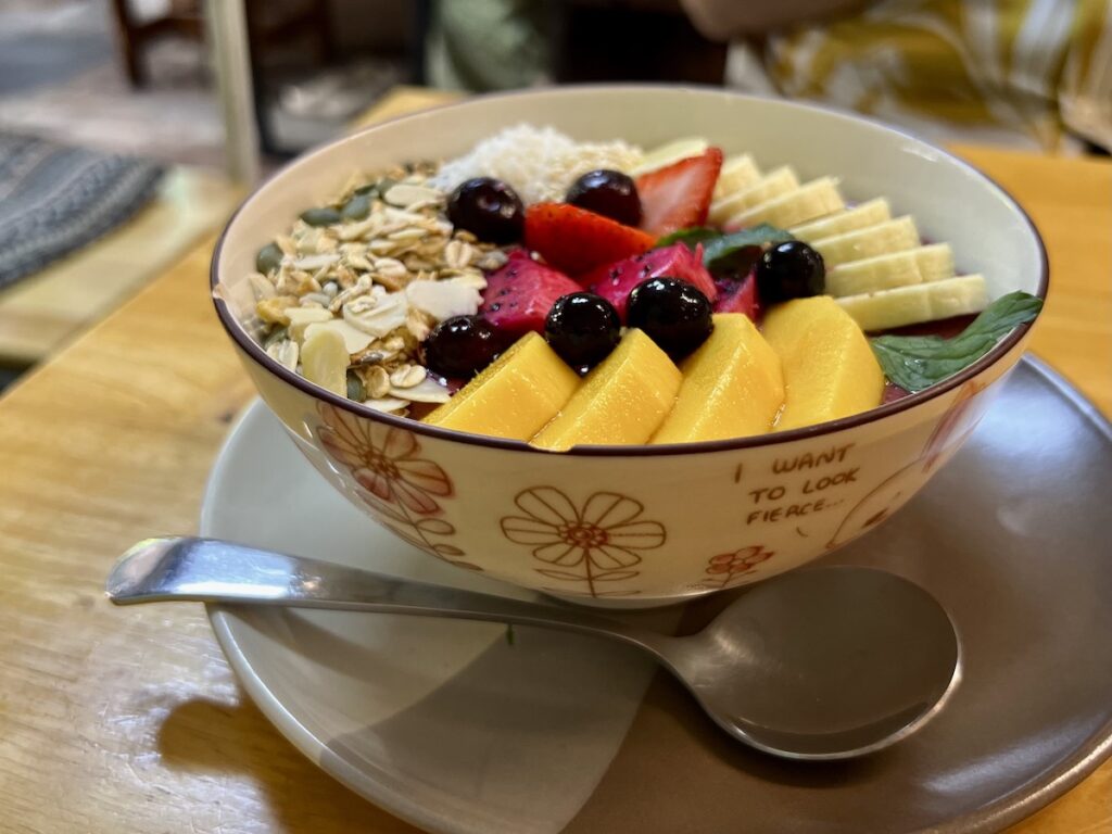 Khunkae's Juice Bar Acai Berry Bowl