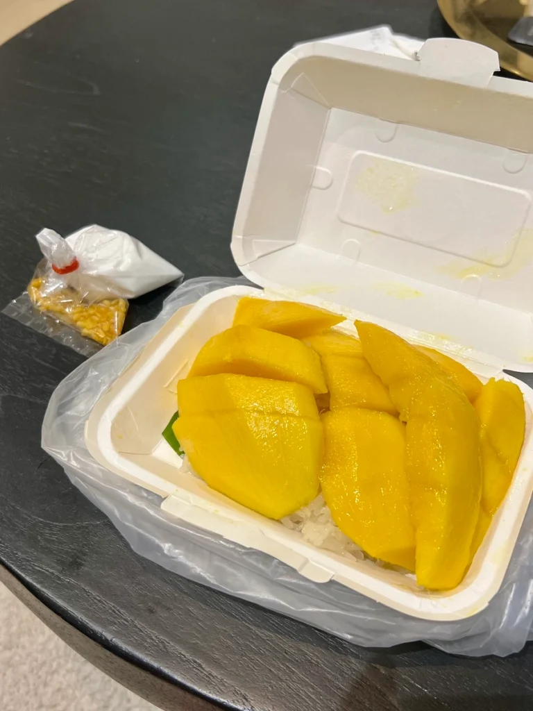 Mango sticky rice 50baht