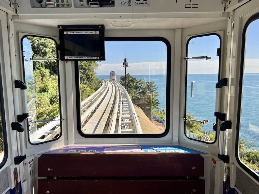 膠囊列車海景