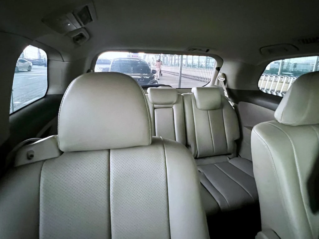 kkday 曼谷私人包車內部座位