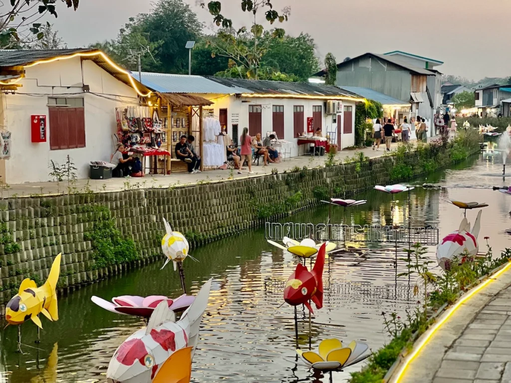 湄卡運河市集 Khlong Mae Kha Market