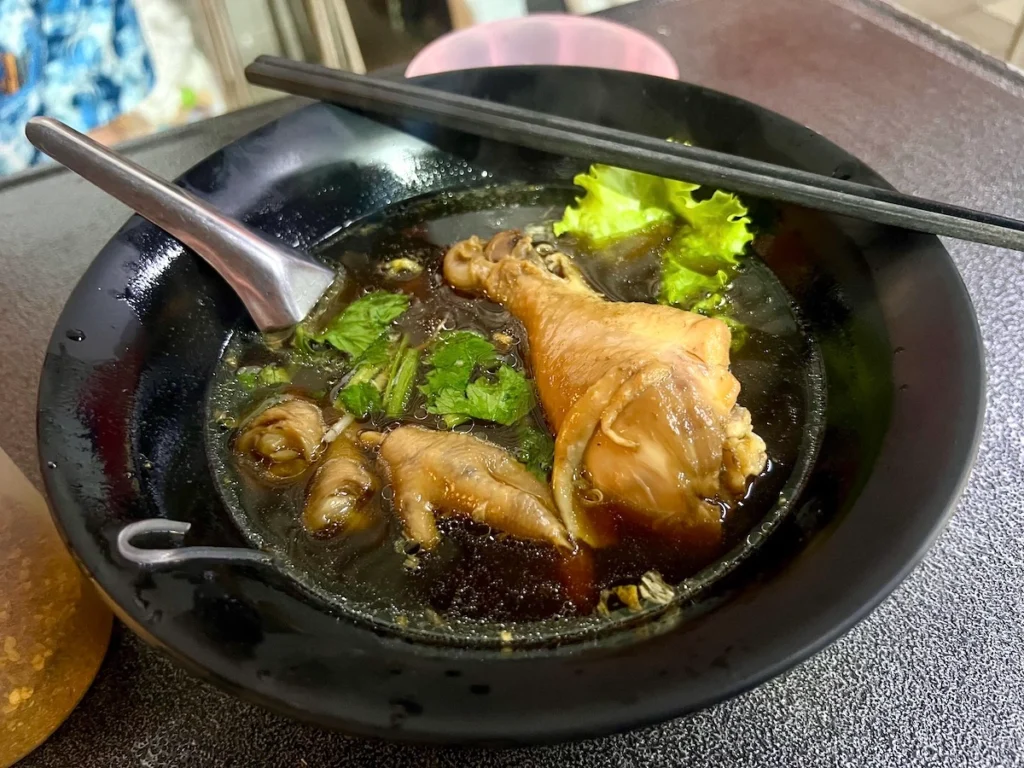 Ma-Ha-Ni-Yom 清邁雞湯麵