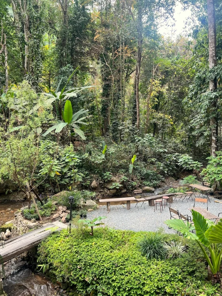 Proudproudproud 溪邊咖啡廳