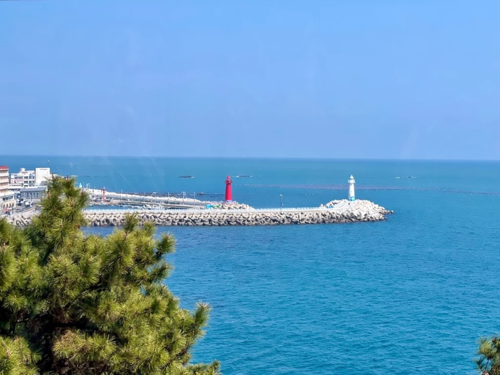 青沙浦紅白燈塔