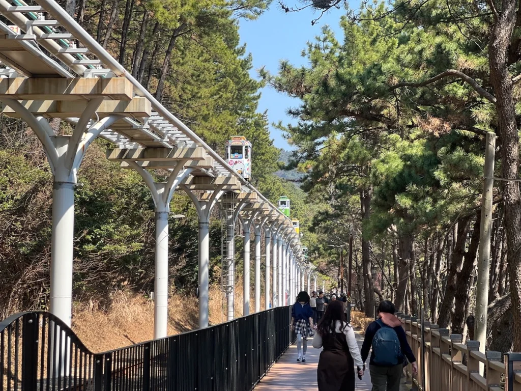 海雲台藍線公園 木棧步道