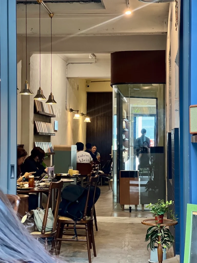 PAUSE Coffee Roaster內用座位