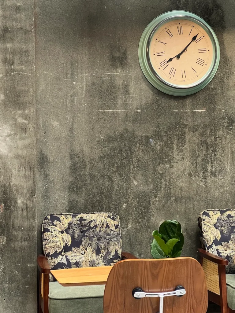 PAUSE Coffee Roaster內用座位