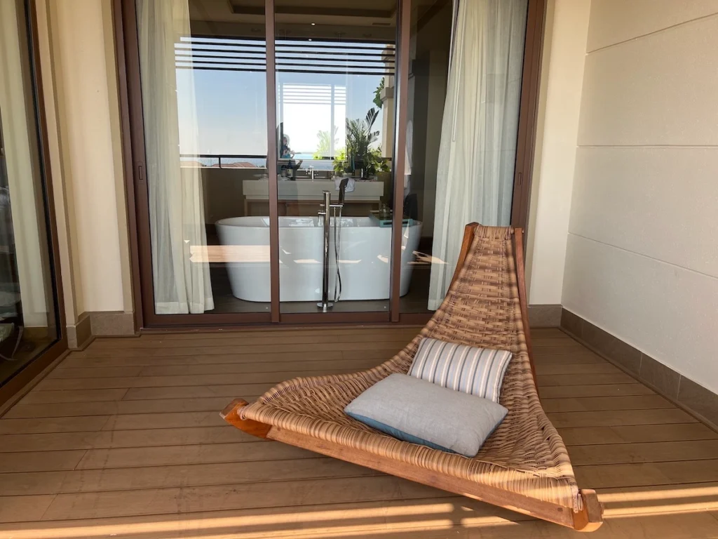 fusion resort & villas da nang 海景套房搖籃椅