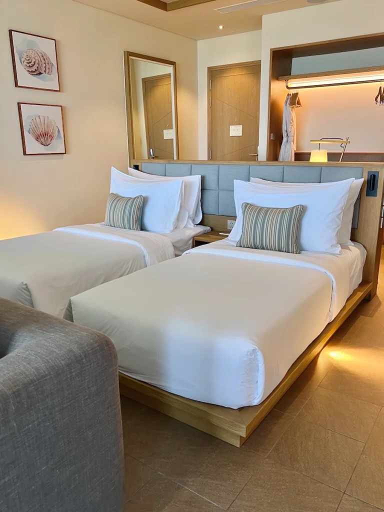 fusion resort & villas da nang 海景套房兩張單人床