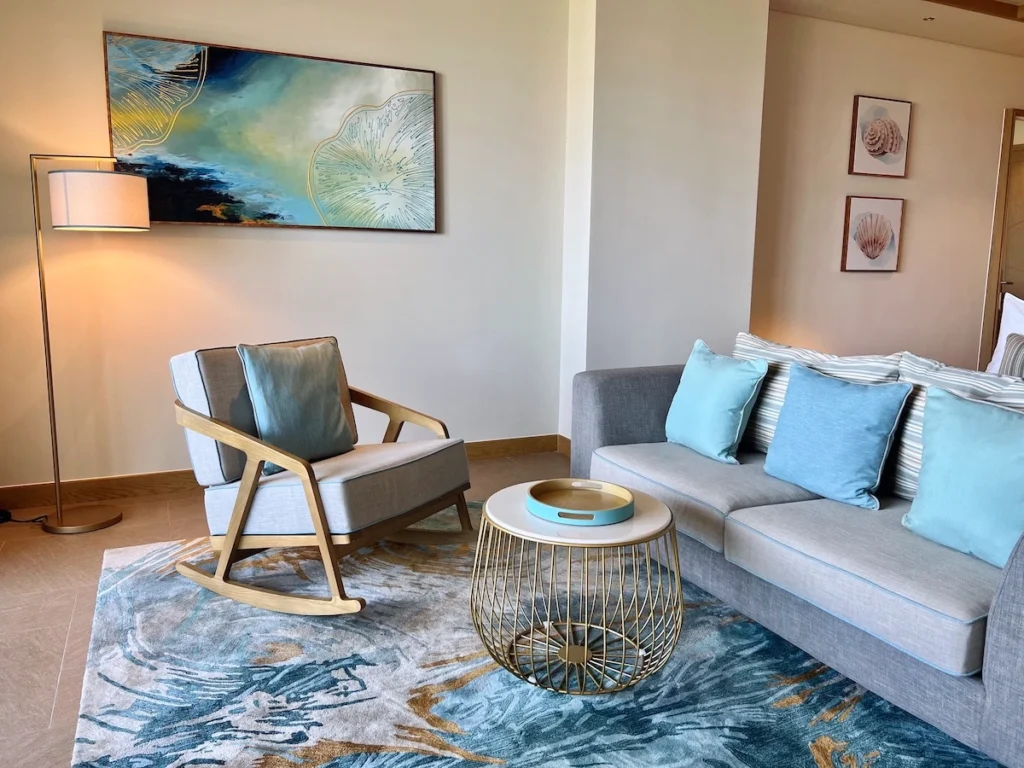 fusion resort & villas da nang 海景套房客廳沙發