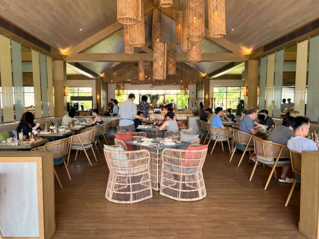 fusion resort & villas da nang 早餐餐廳位置