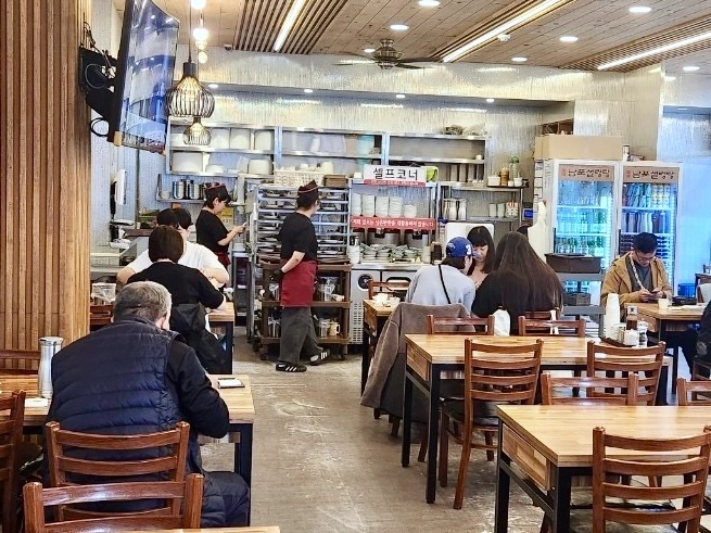 南浦雪濃湯 用餐環境和當天人潮