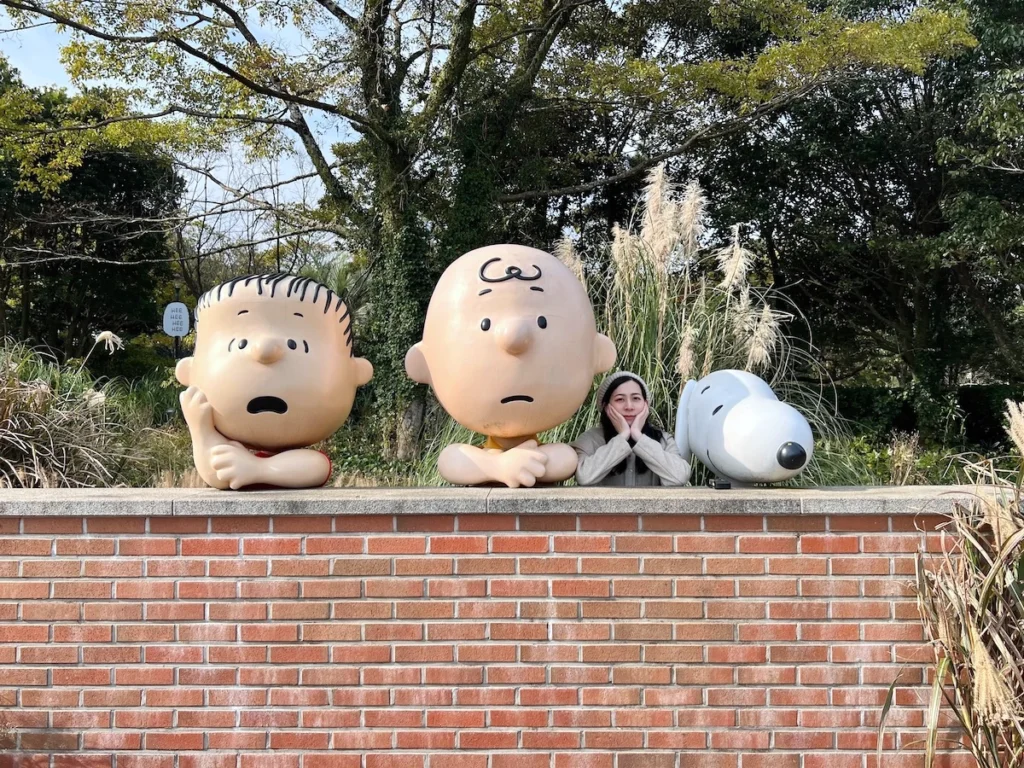 snoopy garden jeju 花生沈思磚牆