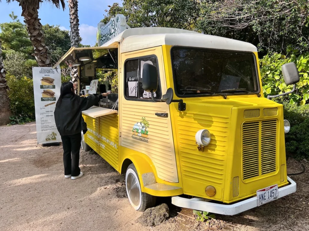 snoopy garden jeju 史努比庭園餐車