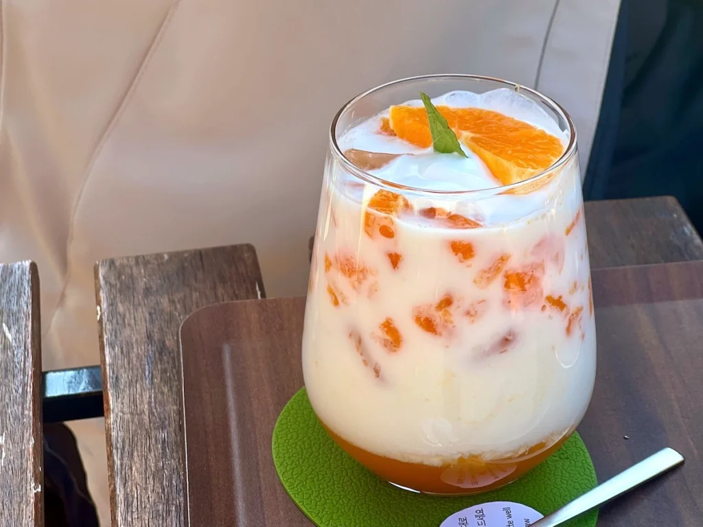 Cafe the Container 橘子牛奶拿鐵