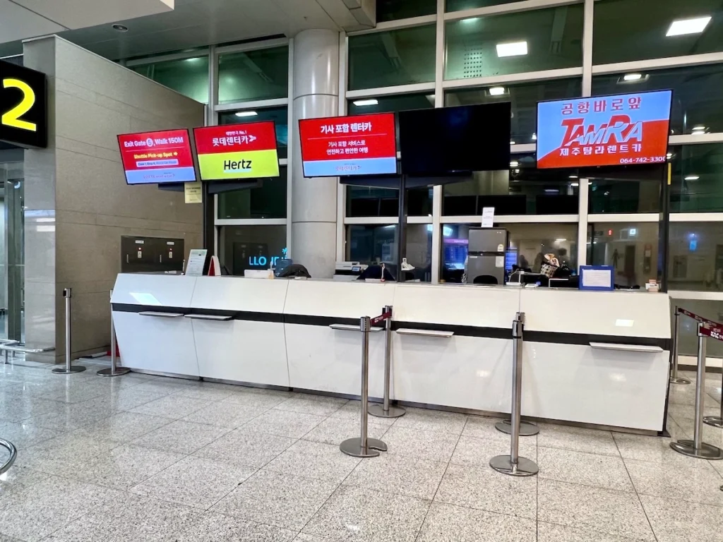濟州島機場租車櫃檯 gate 2