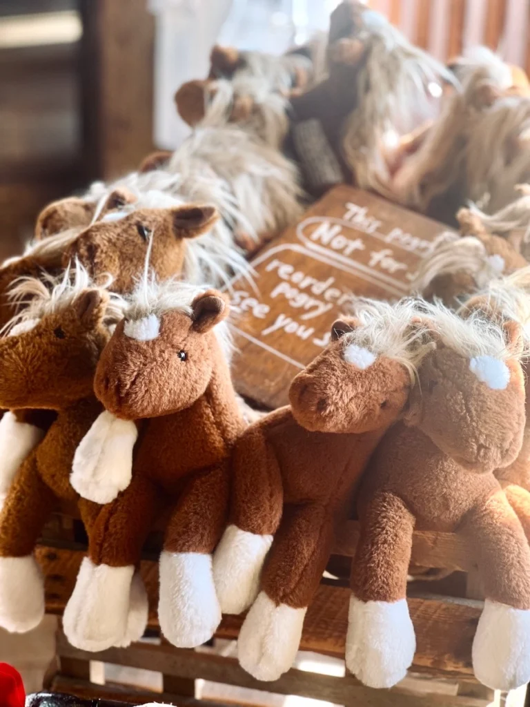 London bagel museum pogry 倫敦貝果博物館小馬玩偶