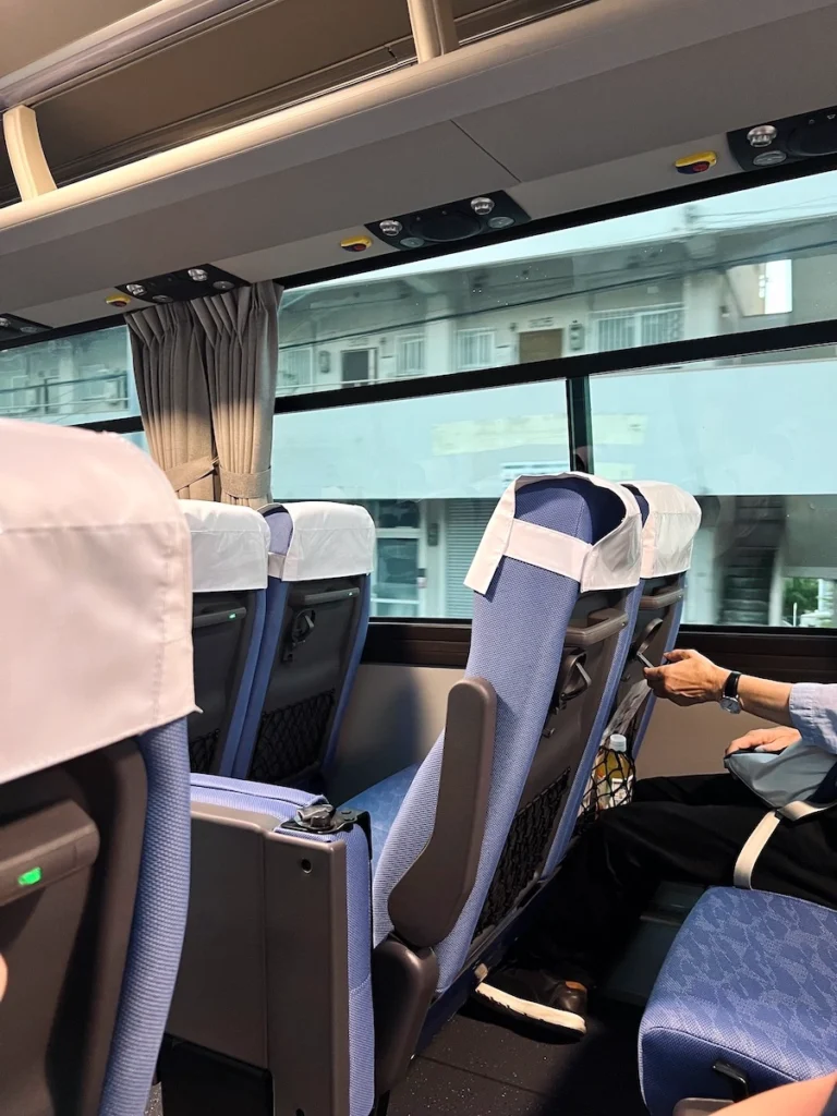 沖繩117高速巴士座位