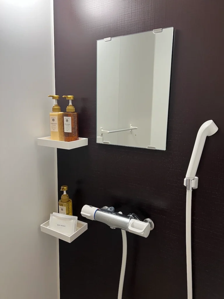 Little Island Okinawa Nago 淋浴間