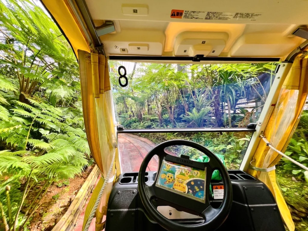 沖繩名護鳳梨園 鳳梨車