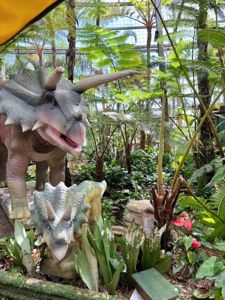 沖繩名護鳳梨園 恐龍探險之旅