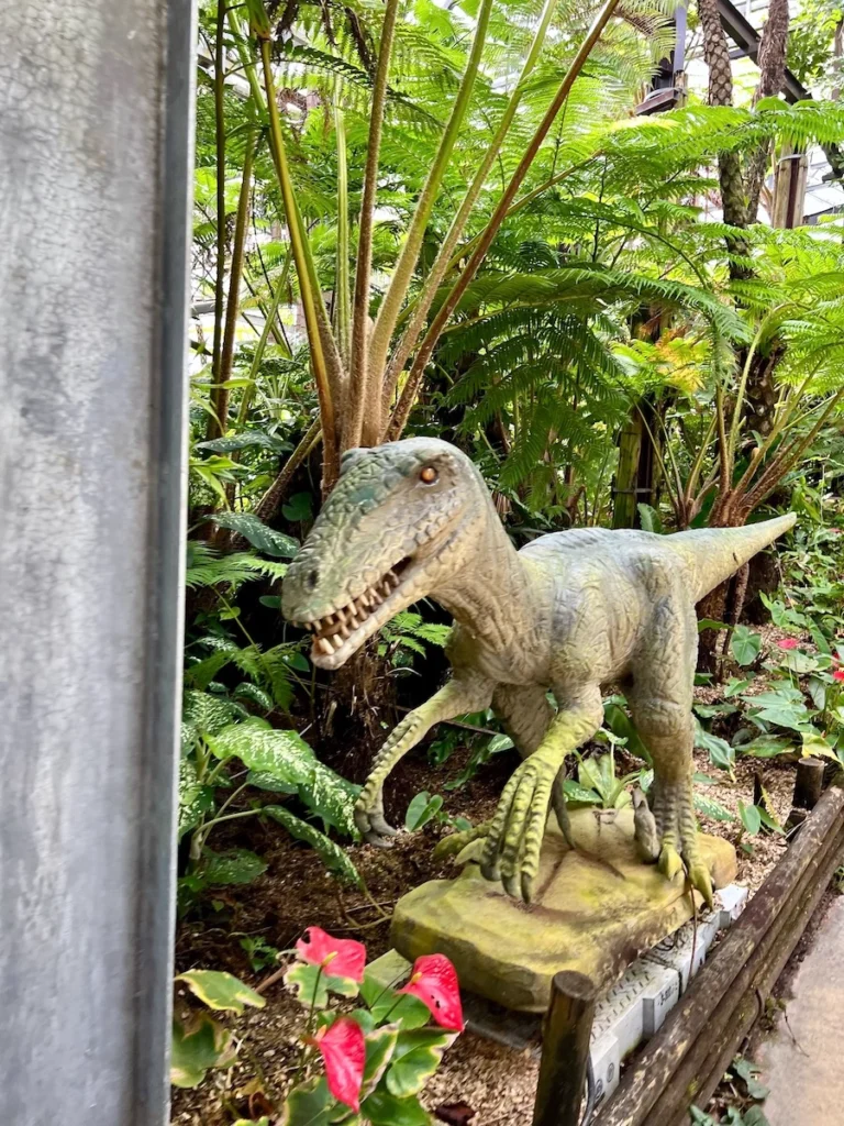 沖繩名護鳳梨園 迅猛龍