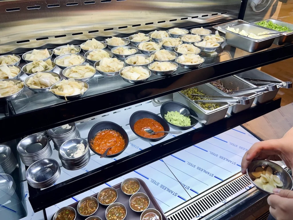 熟成到小菜醬料無限續自助吧