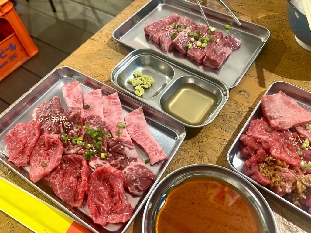 yakiniku horumon tanaya 名護燒肉店牛肉拼盤
