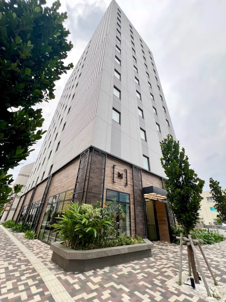 Nest Hotel Naha Nishi 沖繩那霸飯店建築外觀