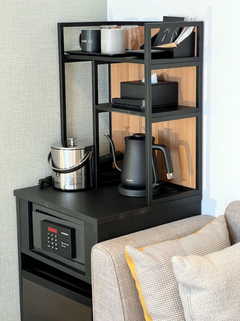 Nest Hotel Naha Nishi 沖繩那霸飯店 冰箱與保險櫃