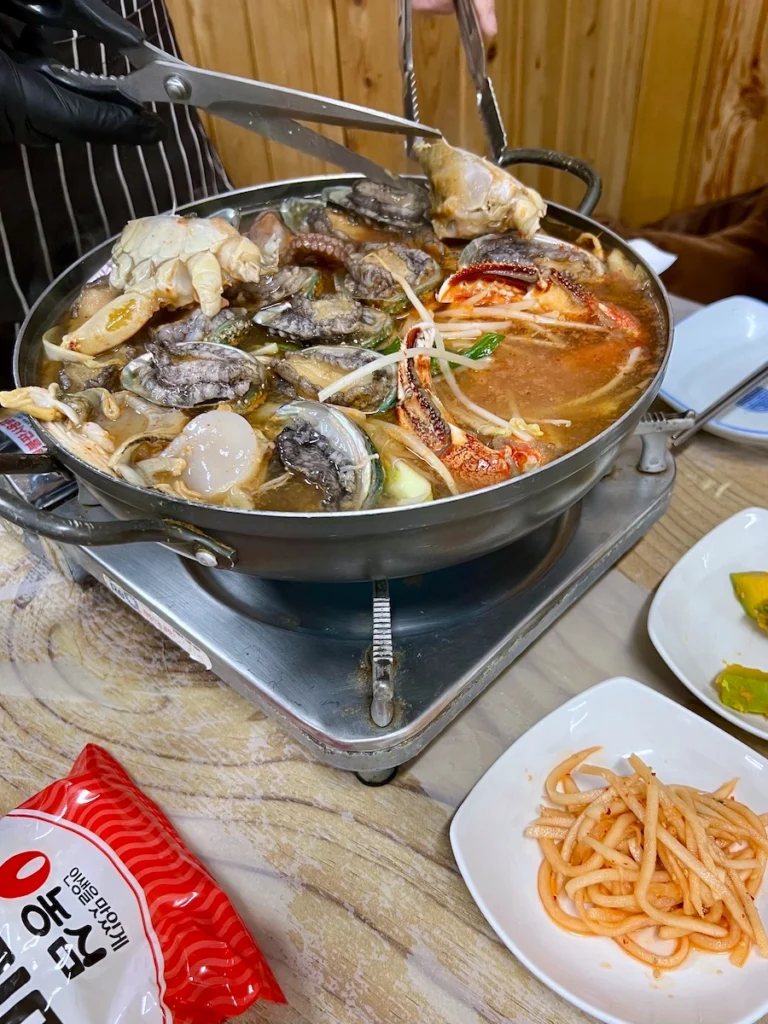 濟州島大元家鮑魚海鮮鍋 桌邊服務