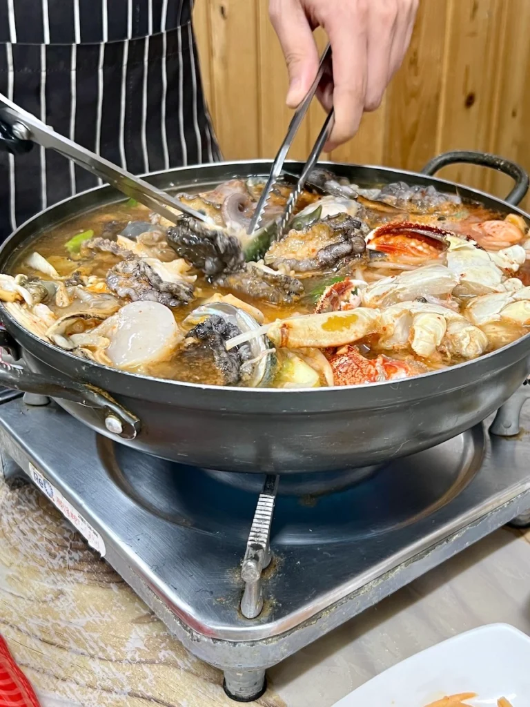 濟州島大元家鮑魚海鮮鍋 桌邊服務