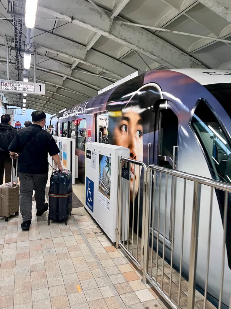 那霸機場單軌列車