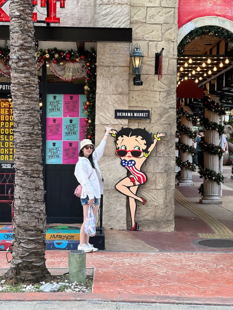 沖繩美國村 貝蒂合照