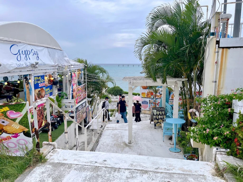 沖繩瀨長島海風露台商店