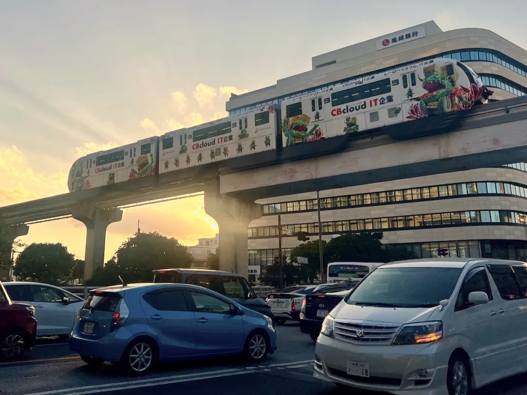 沖繩單軌列車