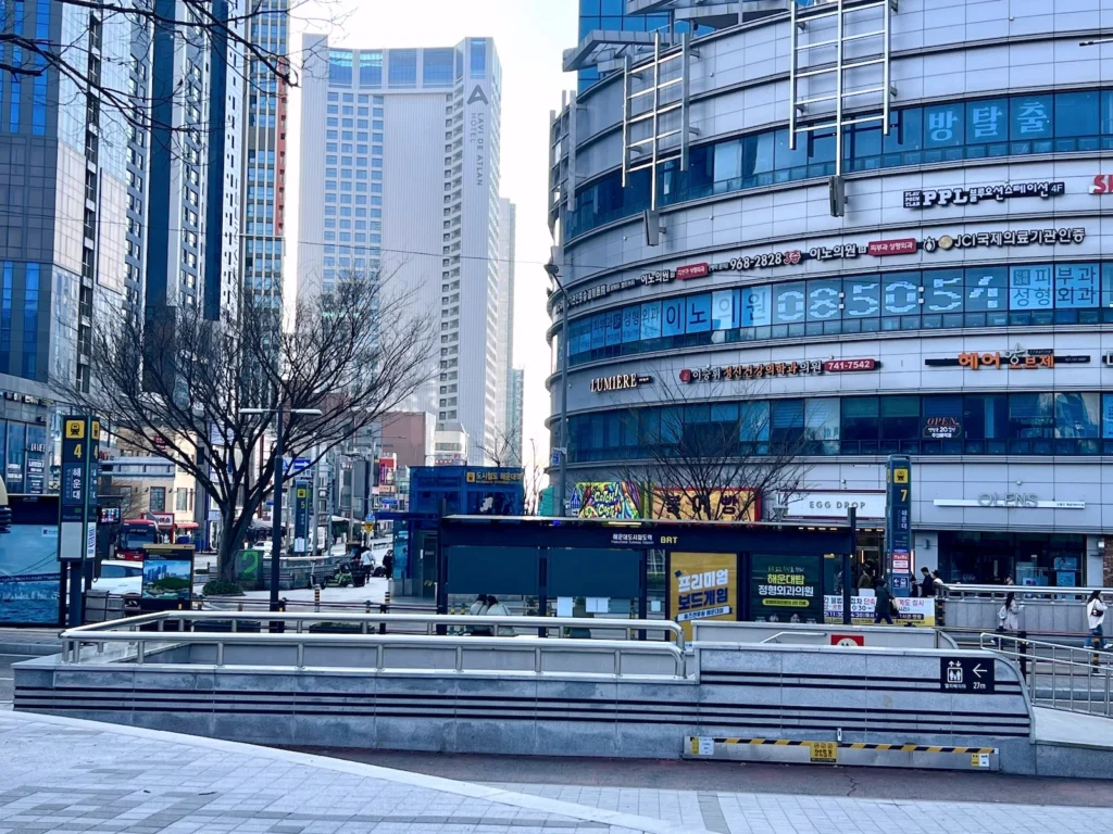 海雲台站地鐵出口