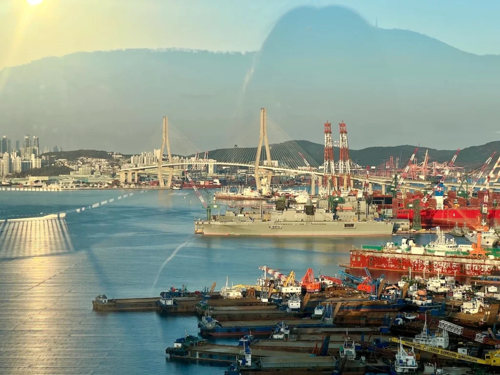 樂天百貨光復店展望台港口景色