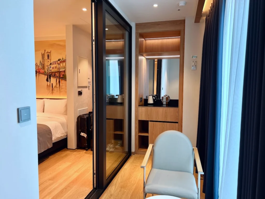 Hotel Guess Who Gwangalli 廣安里飯店房間