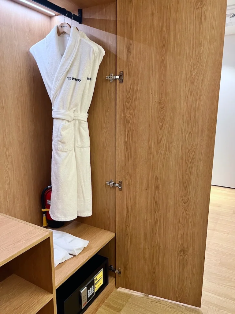 Hotel Guess Who Gwangalli 房間衣櫃