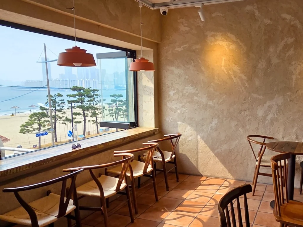 la feuille 廣安里店靠窗座位