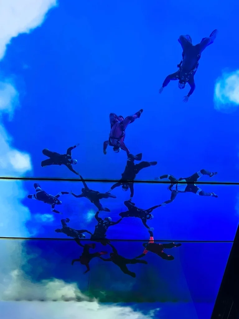 Busan X the Sky 觀景台電梯設計