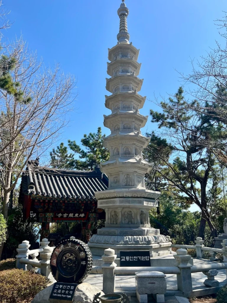 海東龍宮寺 交通安全塔