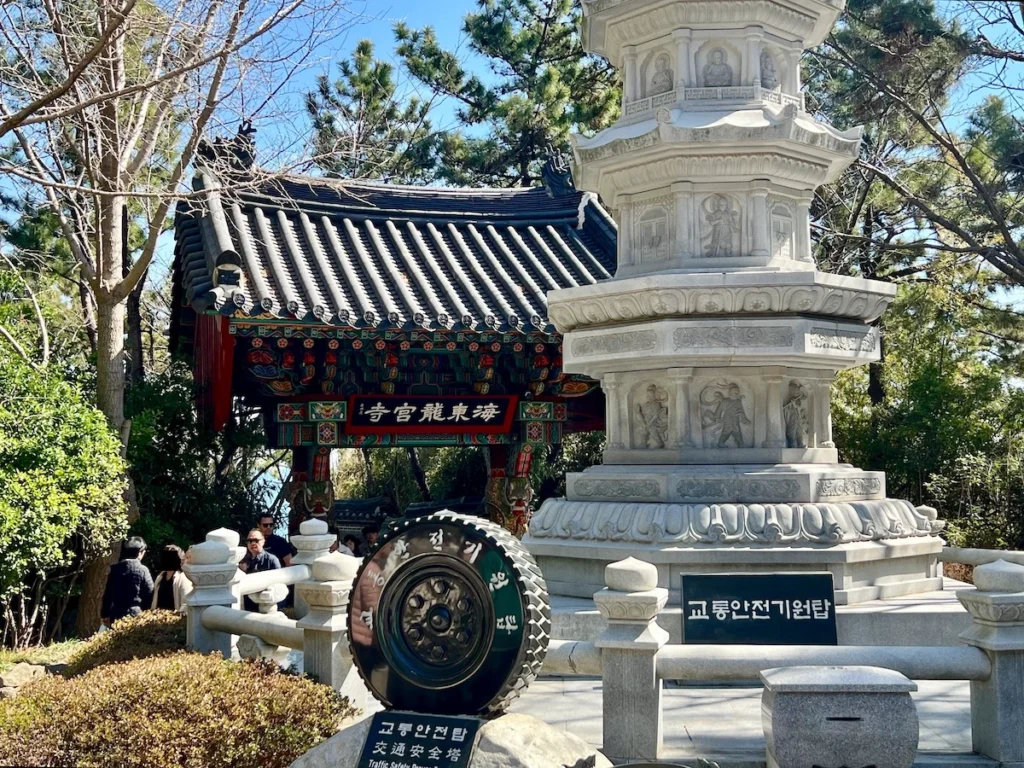 海東龍宮寺 交通安全塔