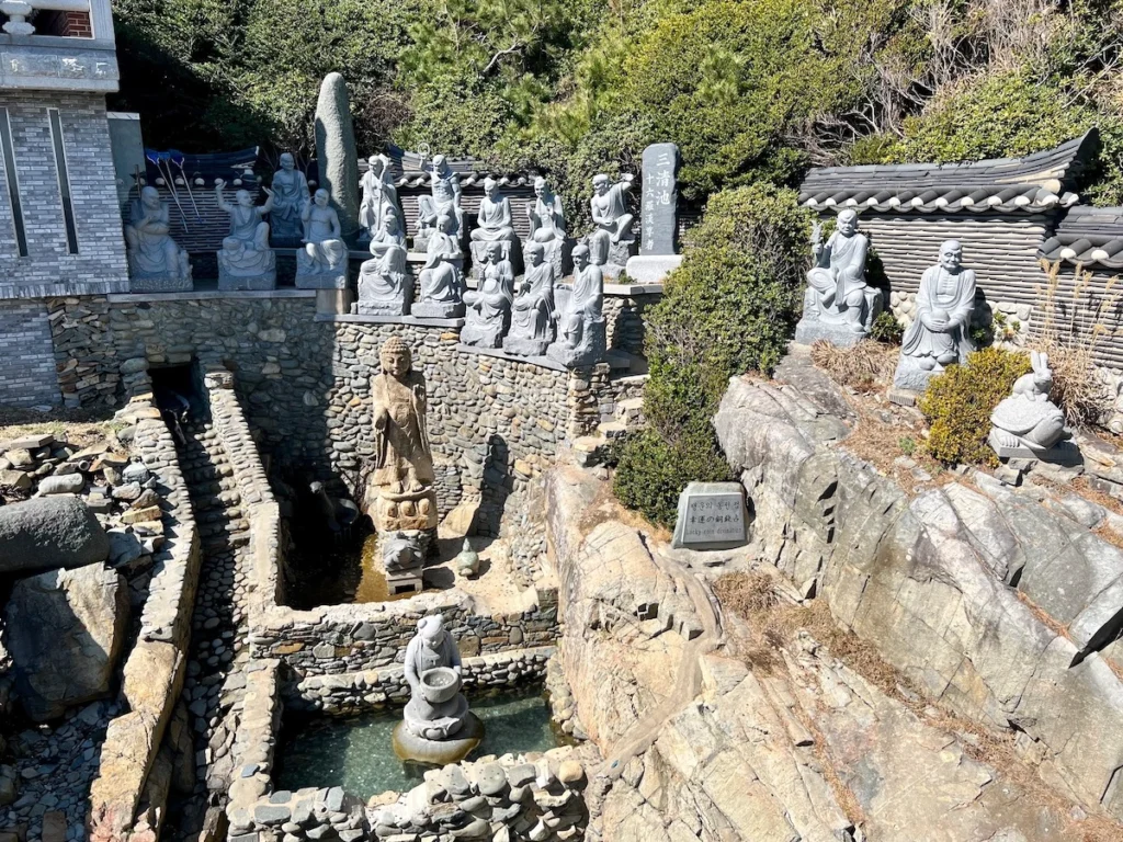 海東龍宮寺 許願池