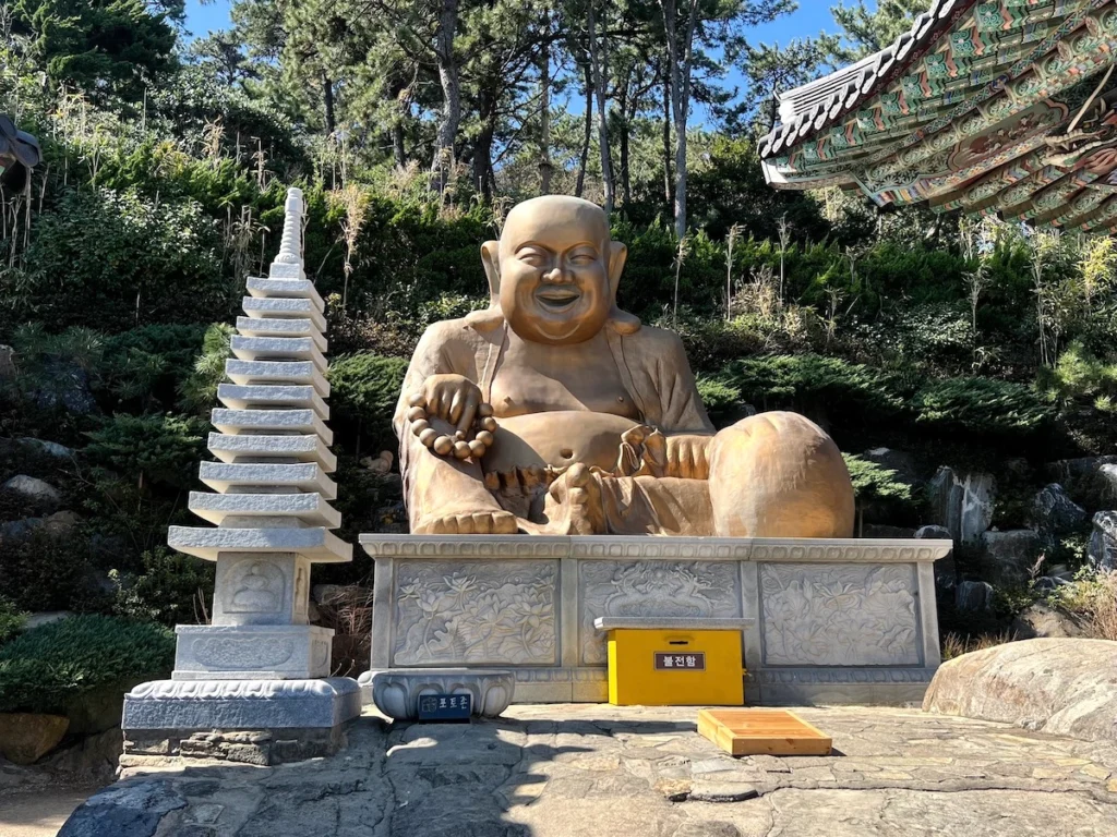 海東龍宮寺 彌勒佛